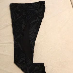 Lulu style workout Capri leggings